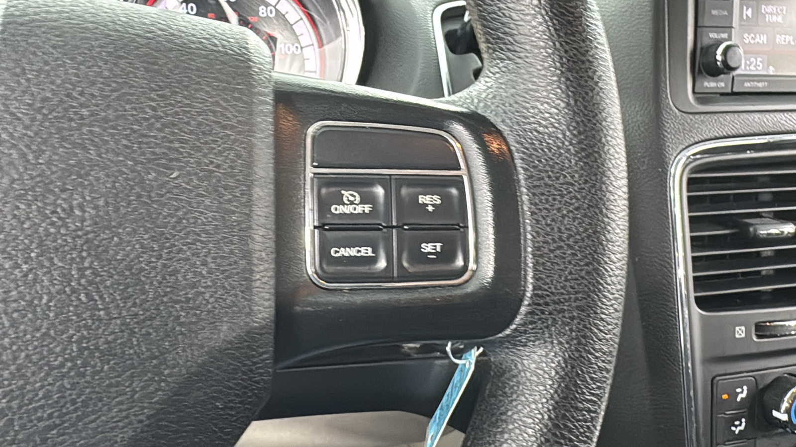 2019 Dodge Grand Caravan SE 23