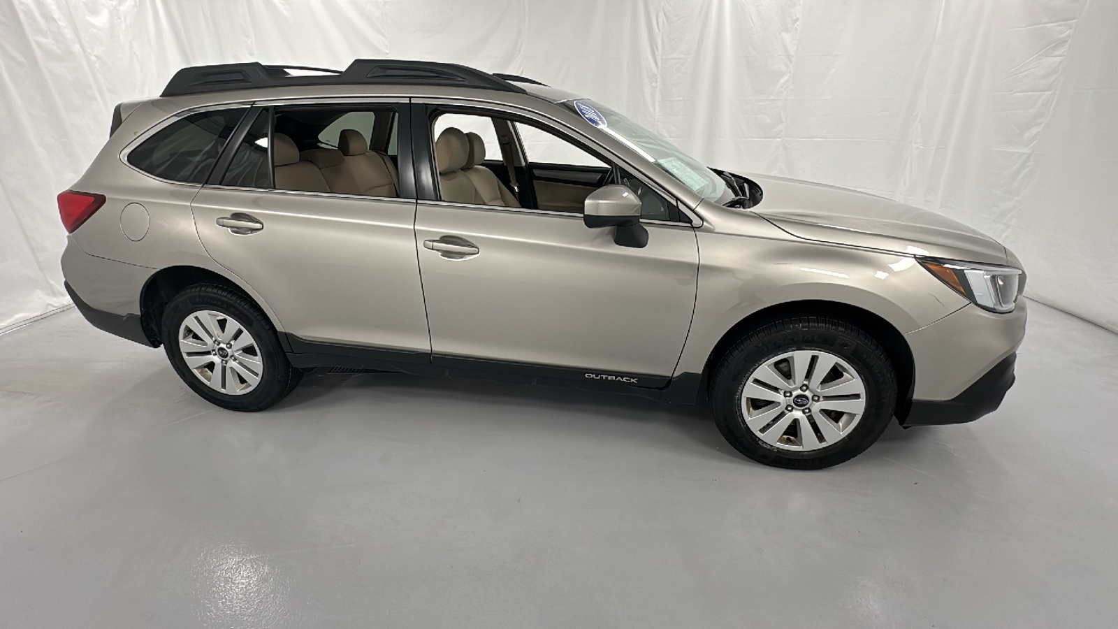 2018 Subaru Outback 2.5i Premium 2