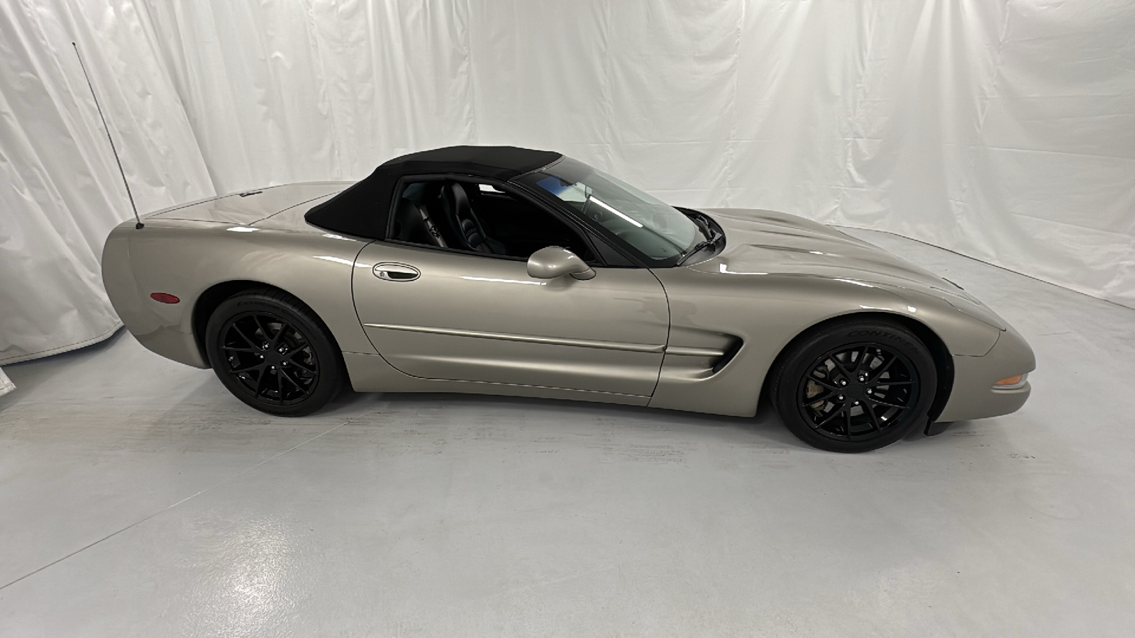 1999 Chevrolet Corvette  2