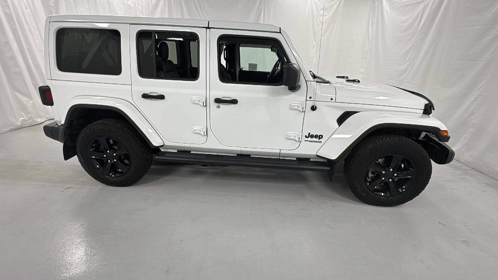 2021 Jeep Wrangler Unlimited Sahara Altitude 2