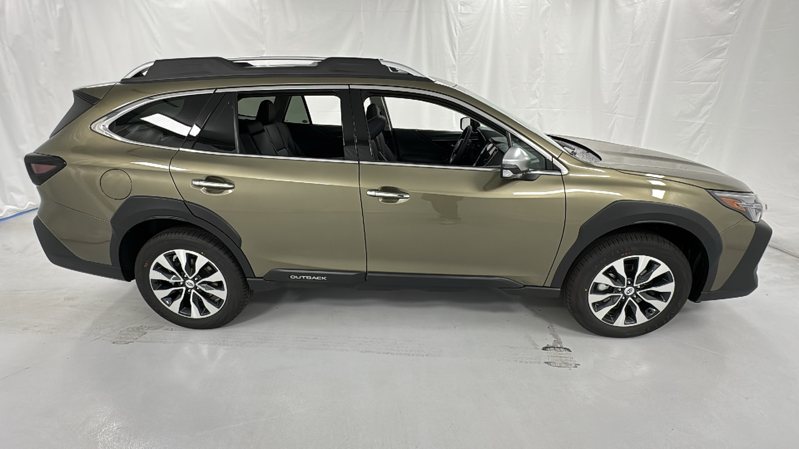 2025 Subaru Outback Touring 2