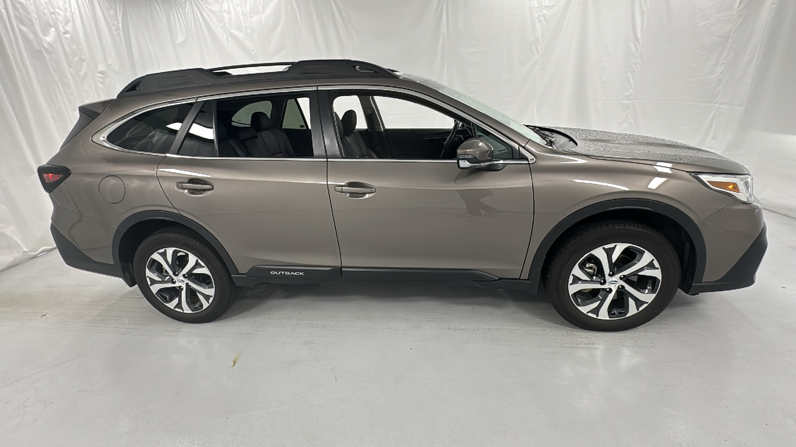 2022 Subaru Outback Limited XT 2