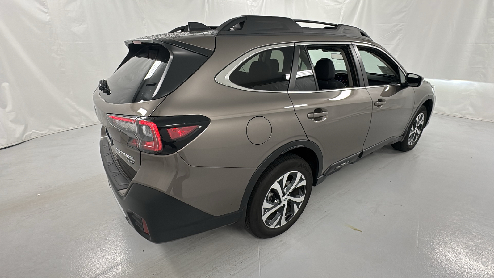 2022 Subaru Outback Limited XT 3