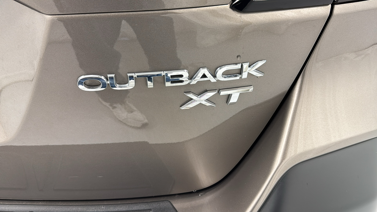 2022 Subaru Outback Limited XT 35