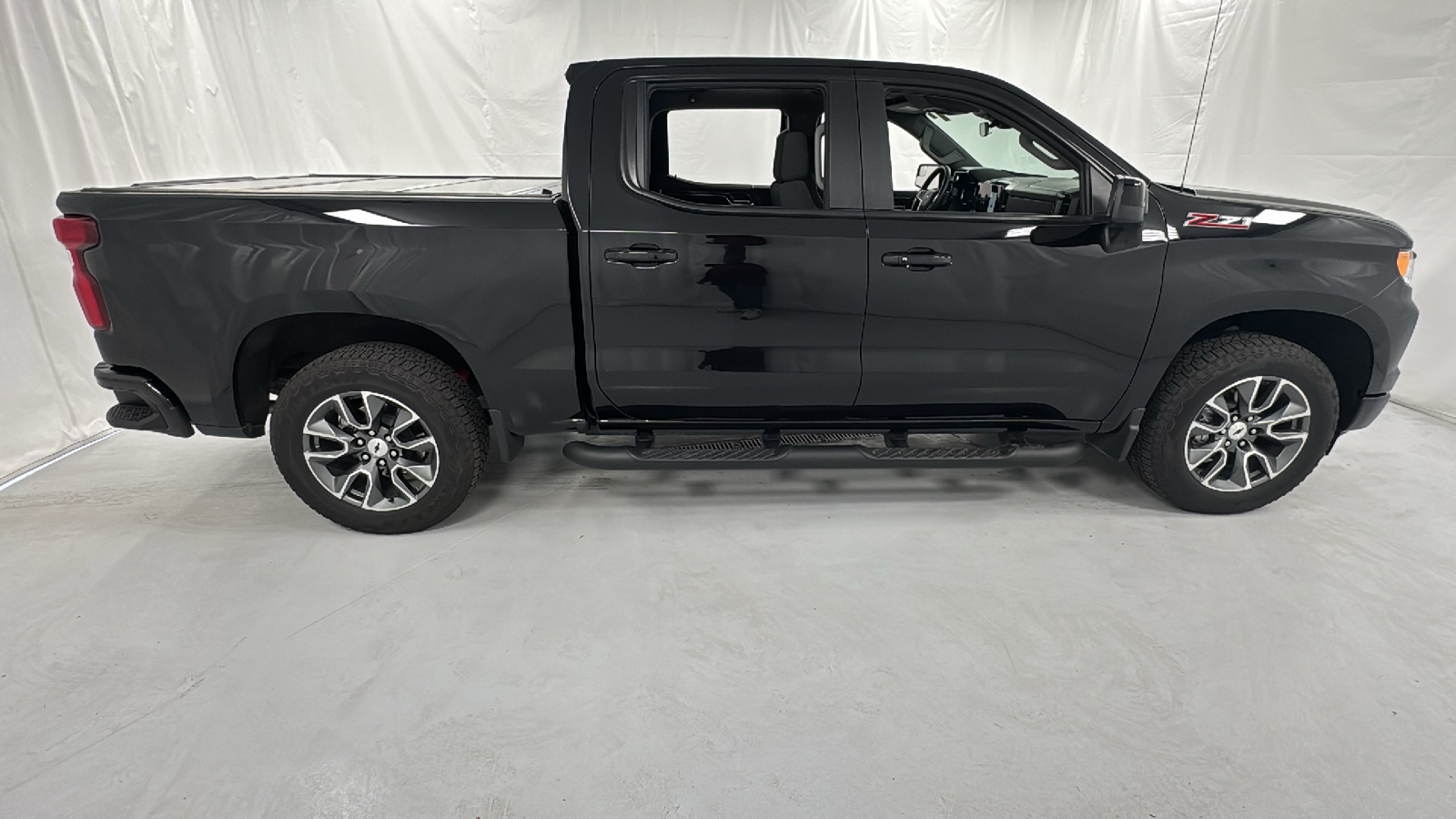 2023 Chevrolet Silverado 1500 RST 2