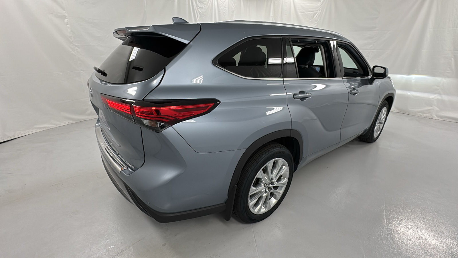 2020 Toyota Highlander Limited 3