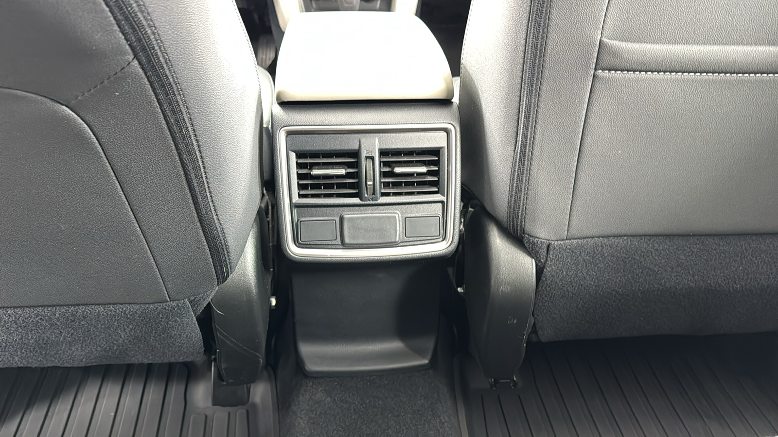 2022 Subaru Forester Premium 34