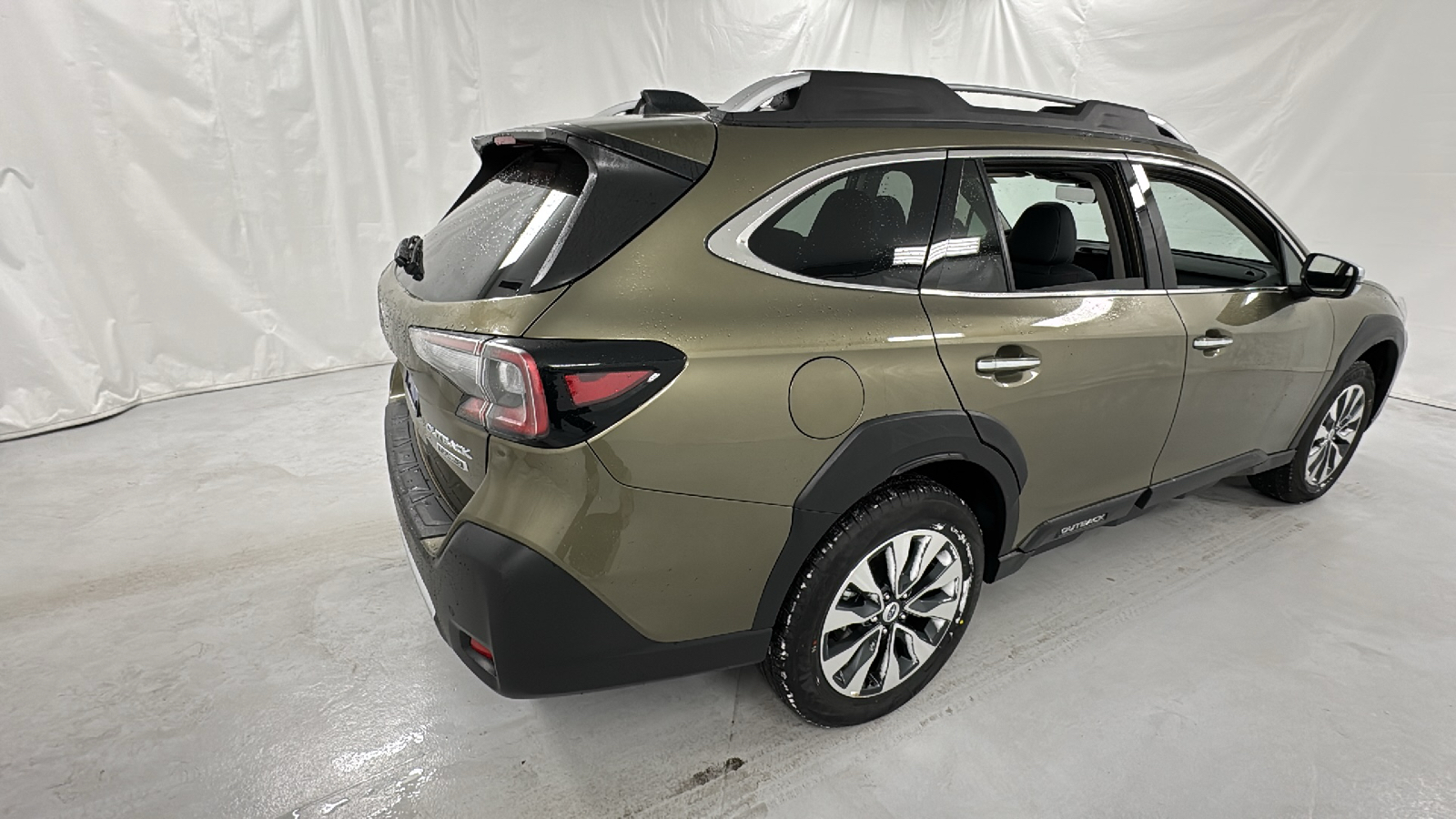 2025 Subaru Outback Touring 3