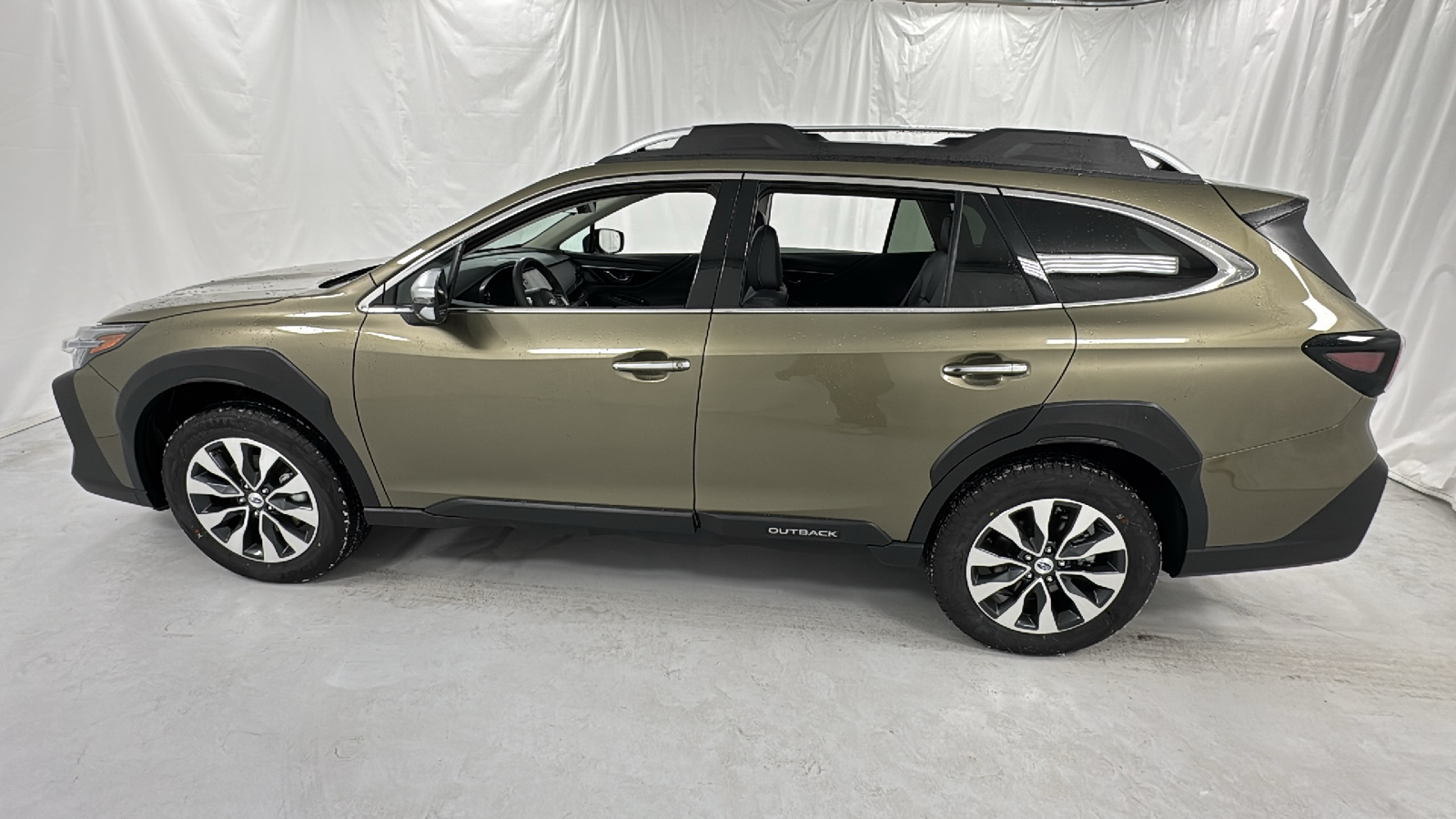 2025 Subaru Outback Touring 6