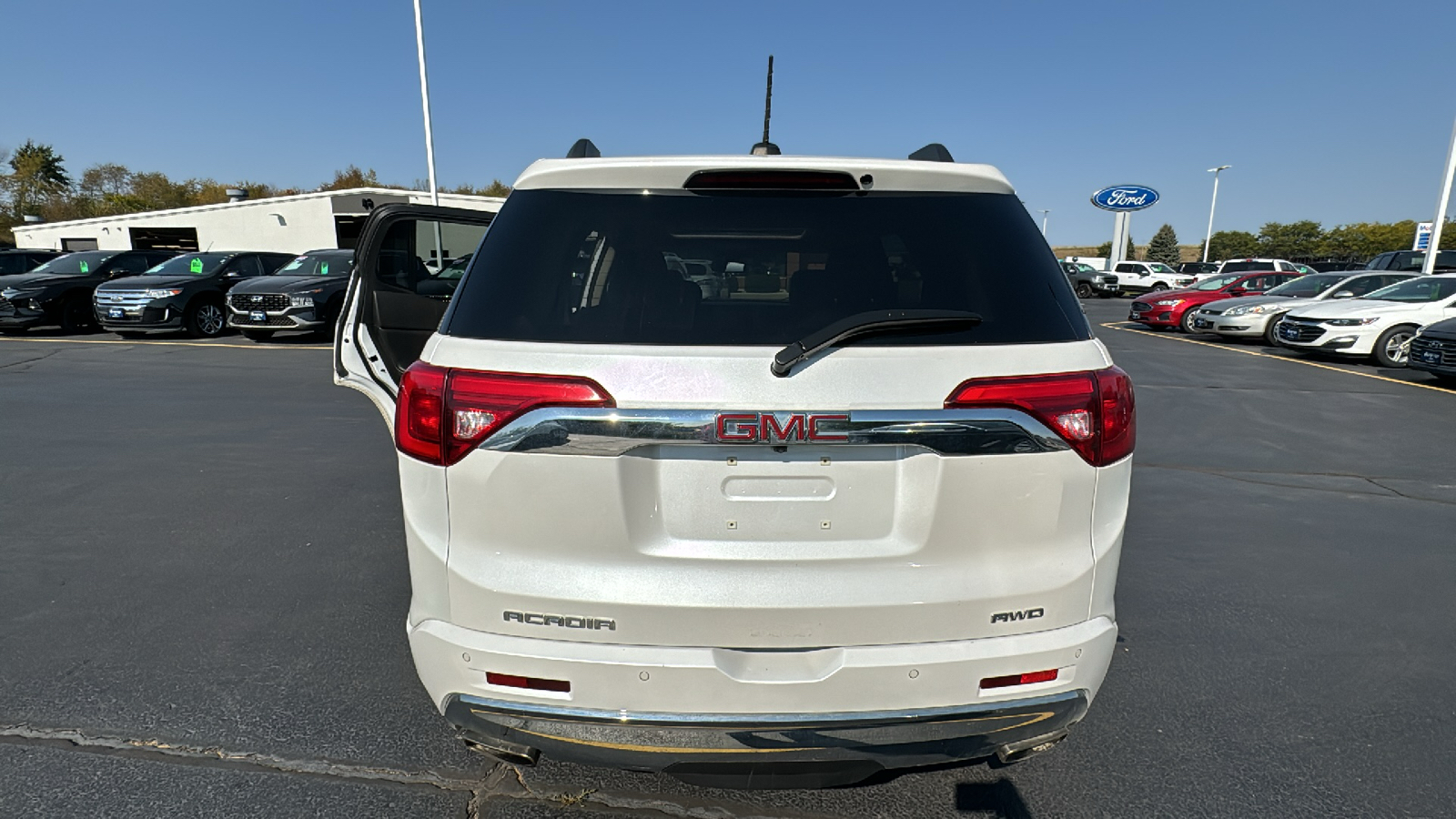 2019 GMC Acadia Denali 25