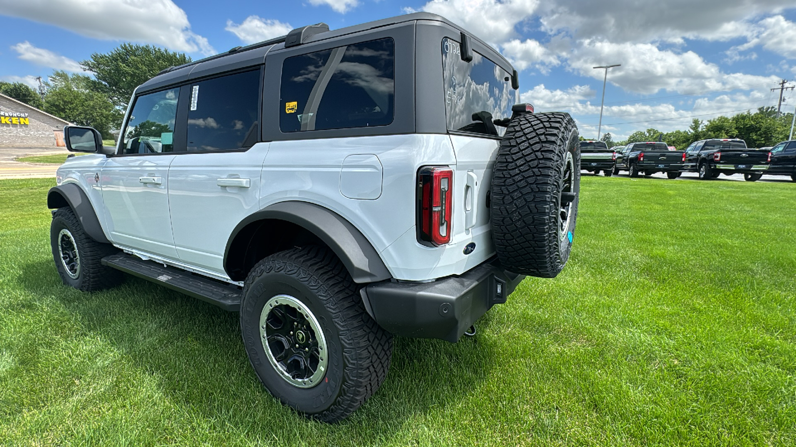 2024 Ford Bronco Outer Banks 4