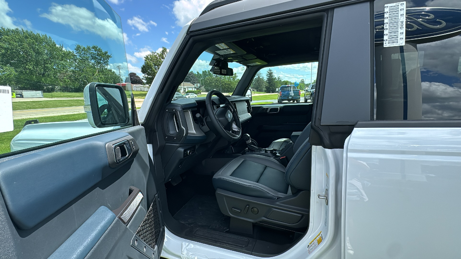 2024 Ford Bronco Outer Banks 8