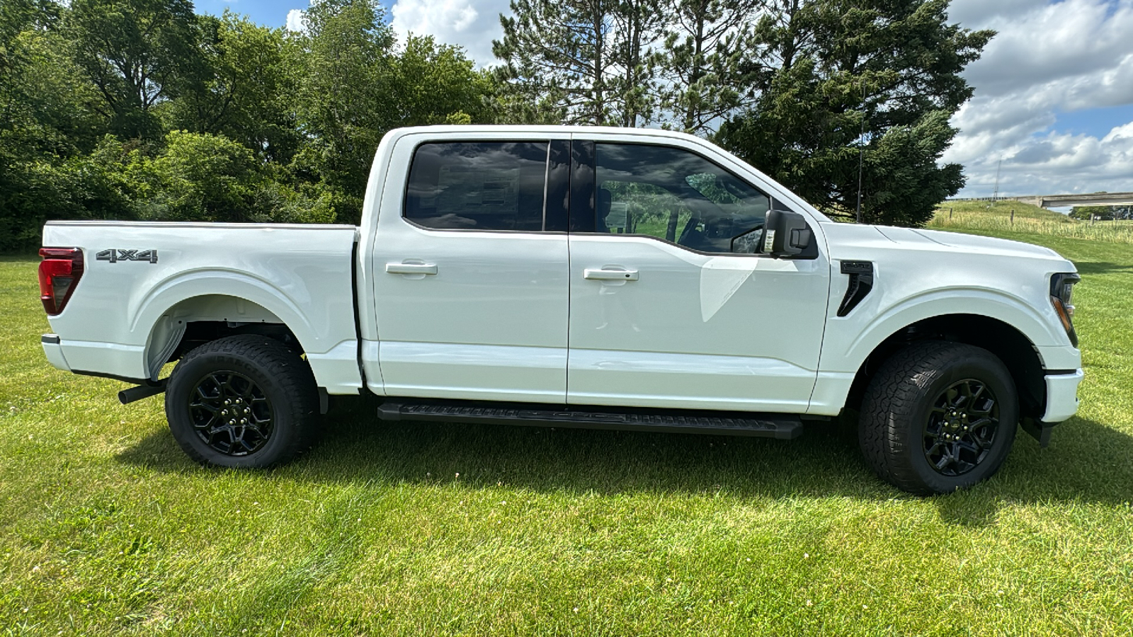 2024 Ford F-150 XLT 2