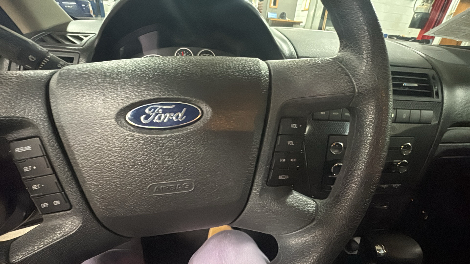 2009 Ford Fusion SE 35