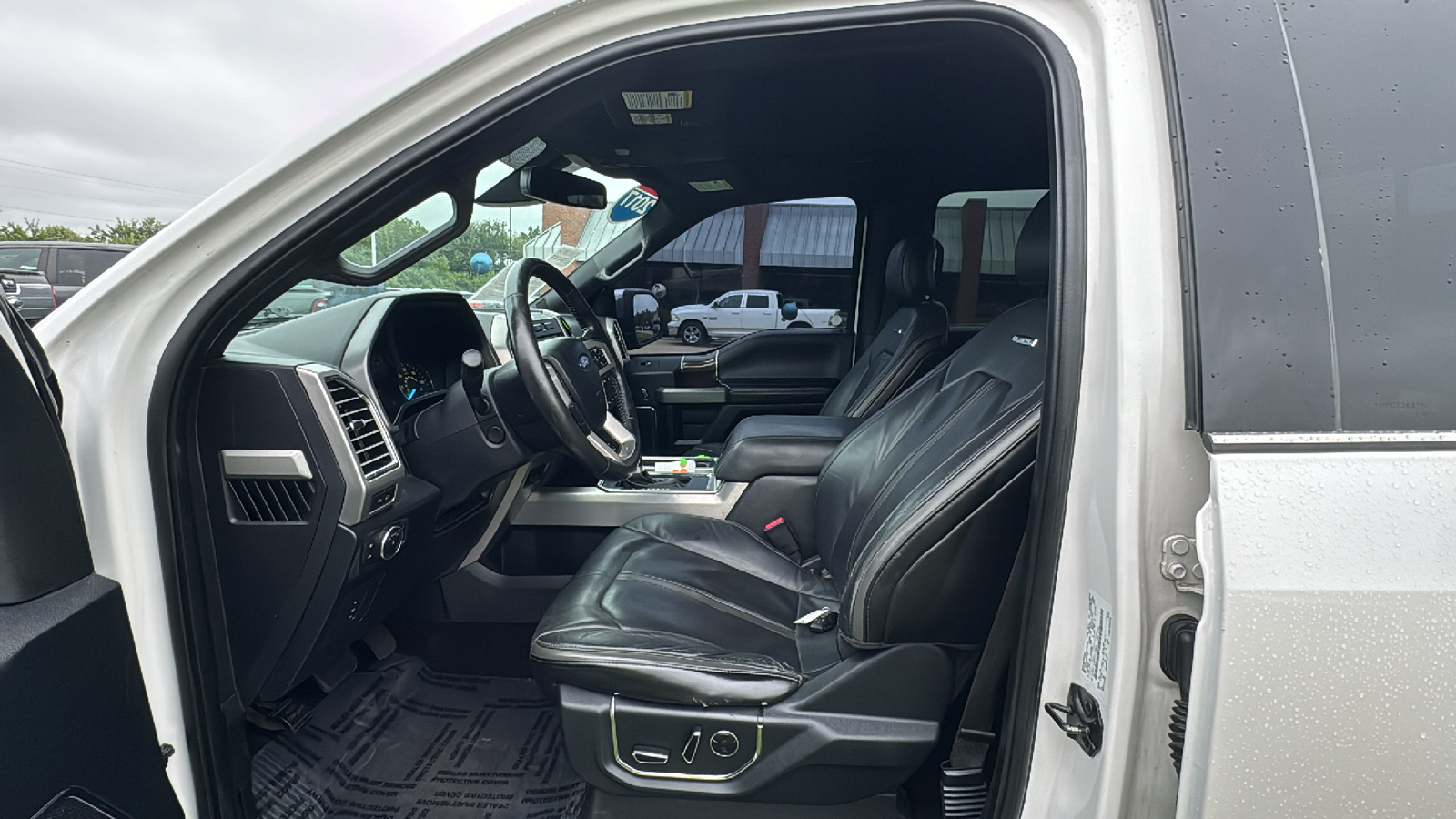 2017 Ford F-150 Platinum 9