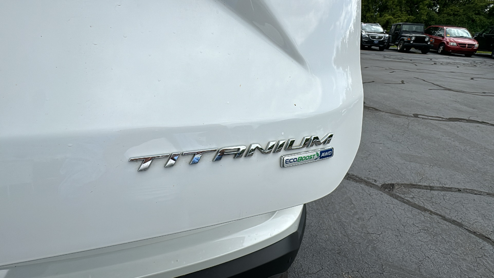 2020 Ford Edge Titanium 30