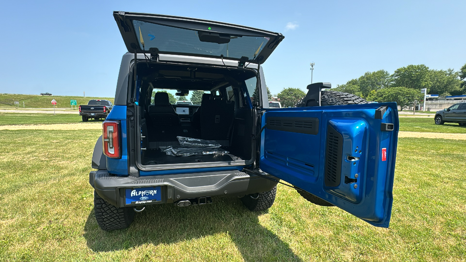 2024 Ford Bronco Badlands 32