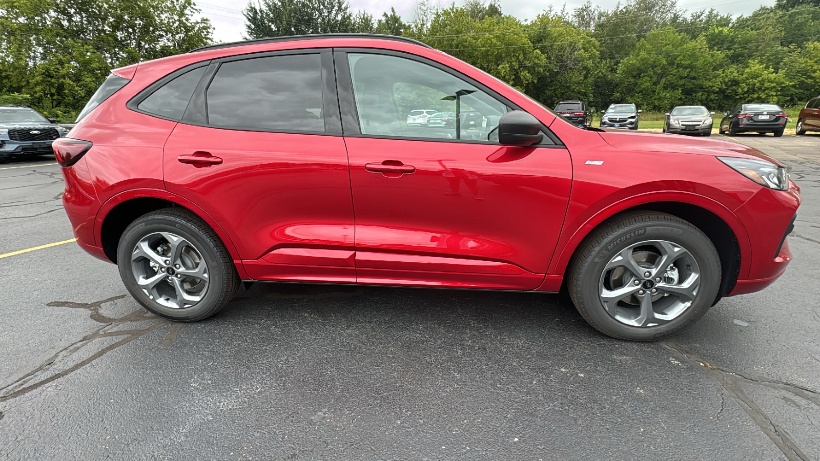 2024 Ford Escape ST-Line 2