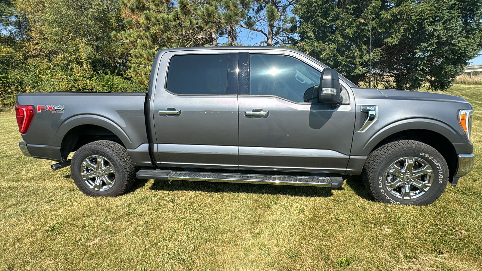 2021 Ford F-150 XLT 2