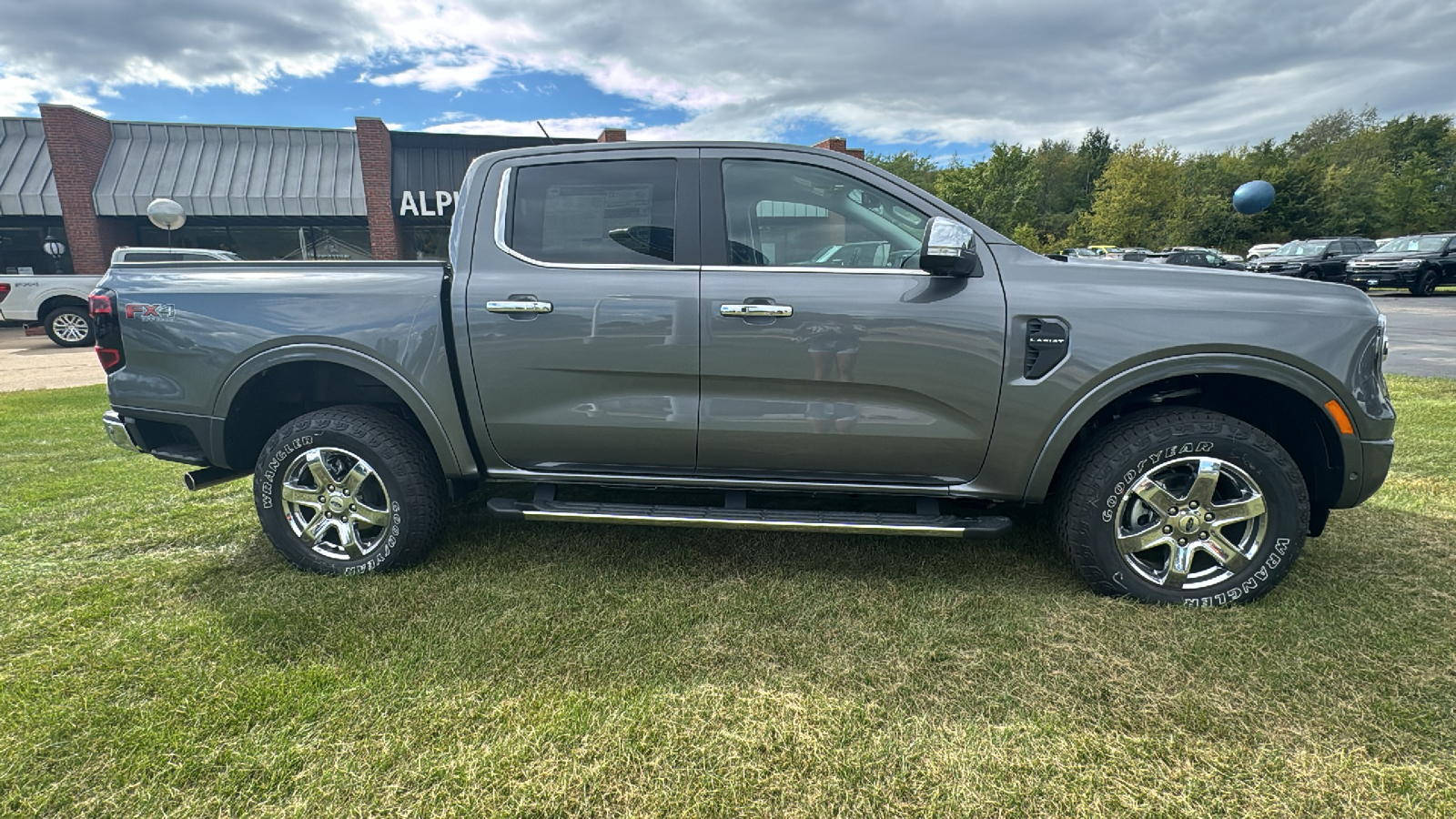 2024 Ford Ranger Lariat 2