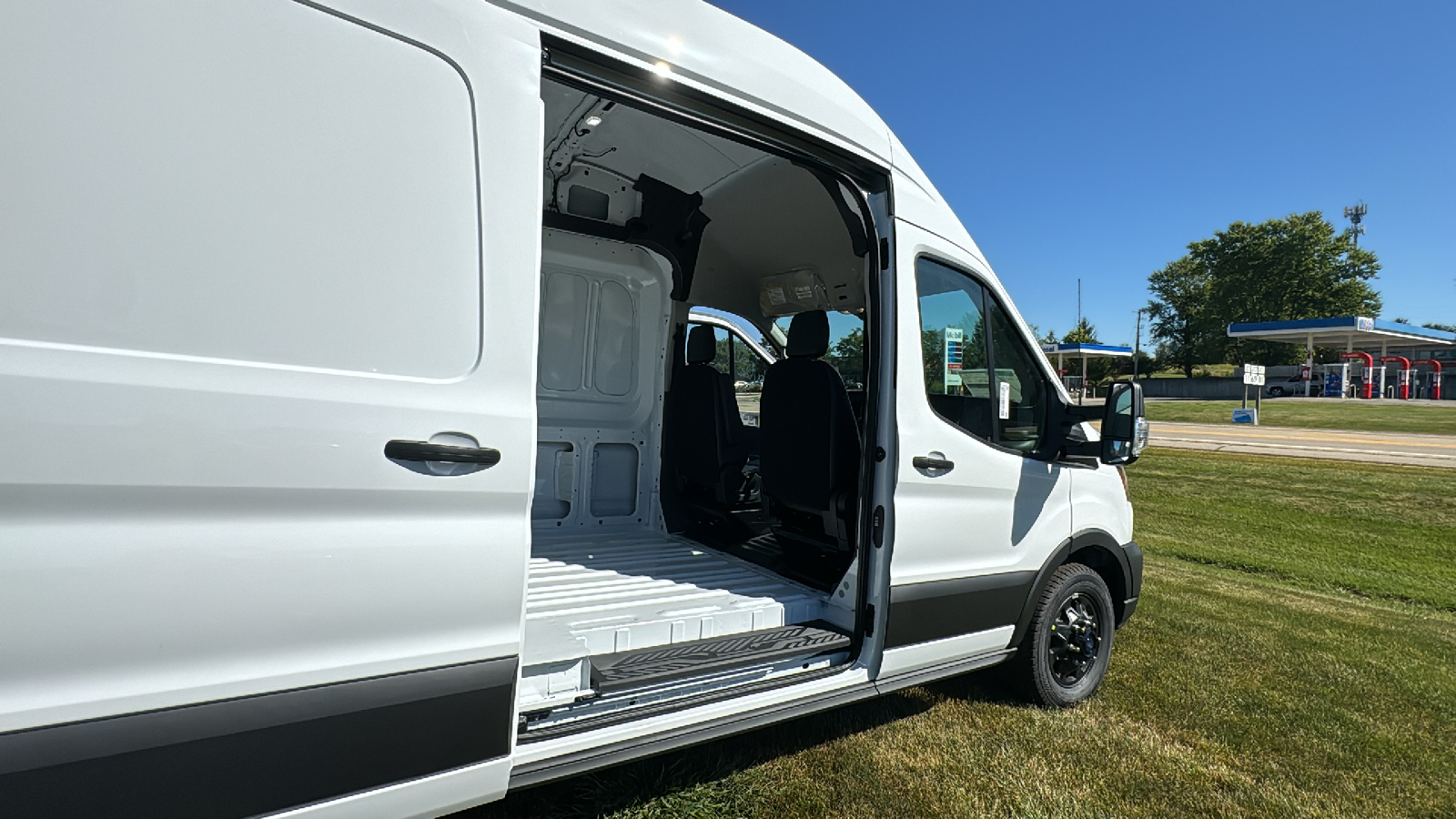 2024 Ford Transit-350 Base 28