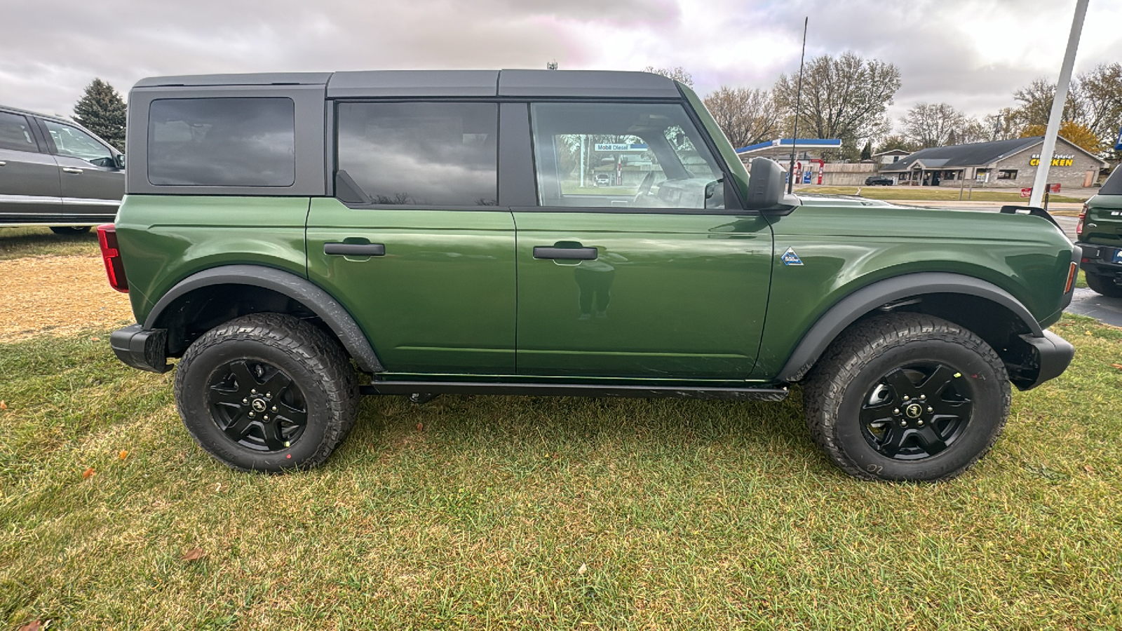 2024 Ford Bronco Black Diamond 2