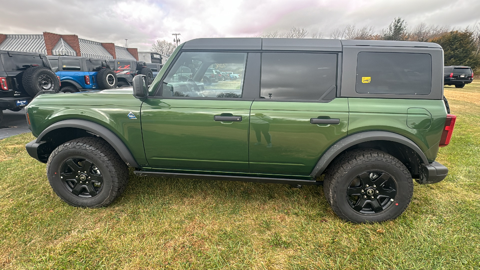 2024 Ford Bronco Black Diamond 5