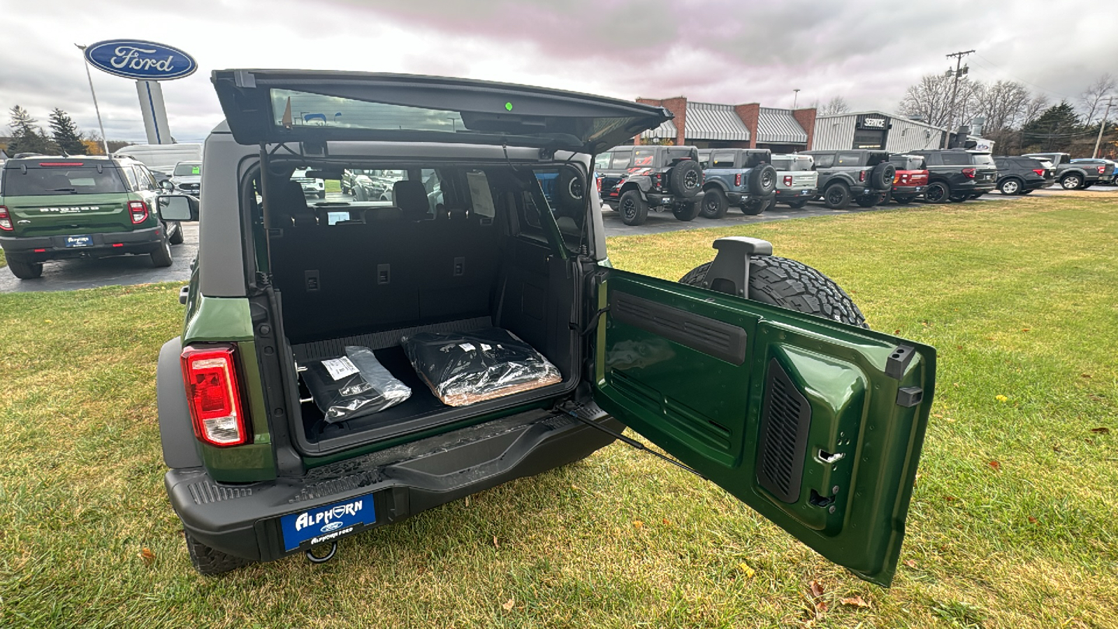 2024 Ford Bronco Black Diamond 30