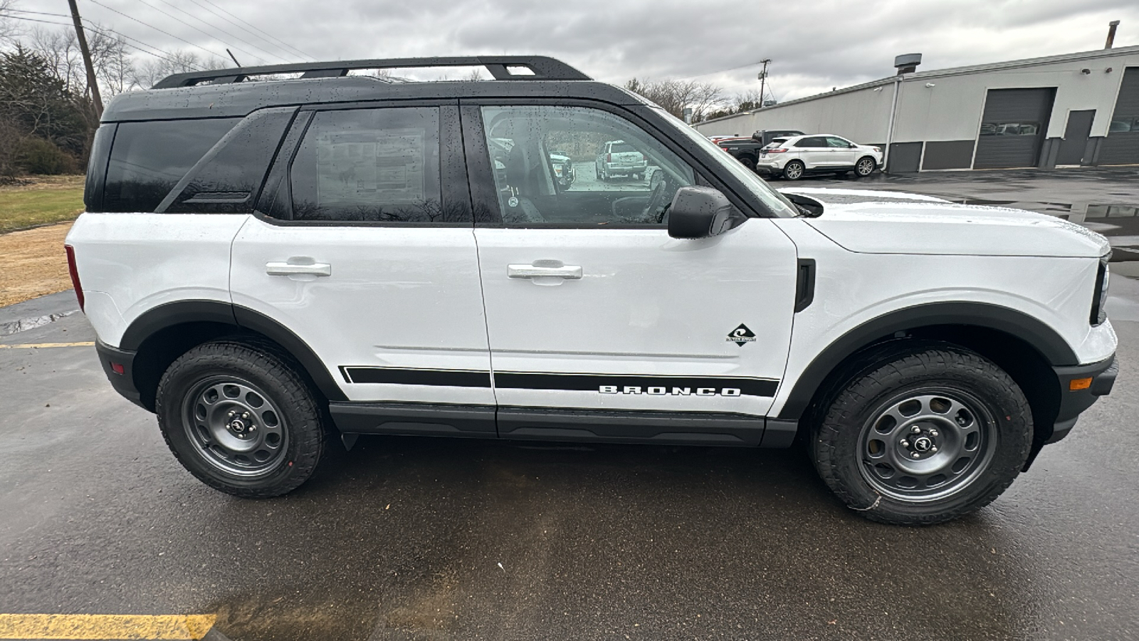 2024 Ford Bronco Sport Outer Banks 2