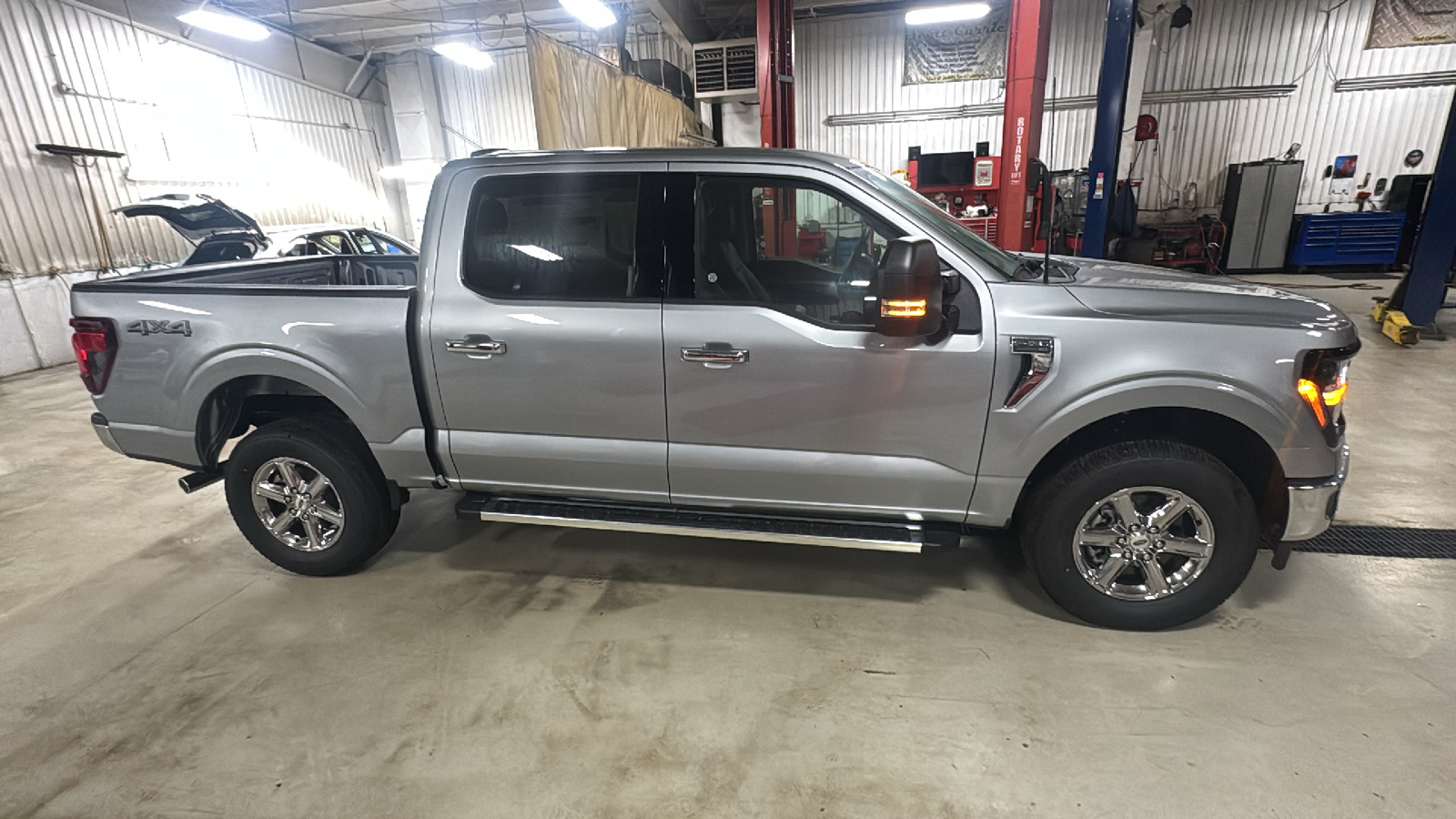 2024 Ford F-150 XLT 2