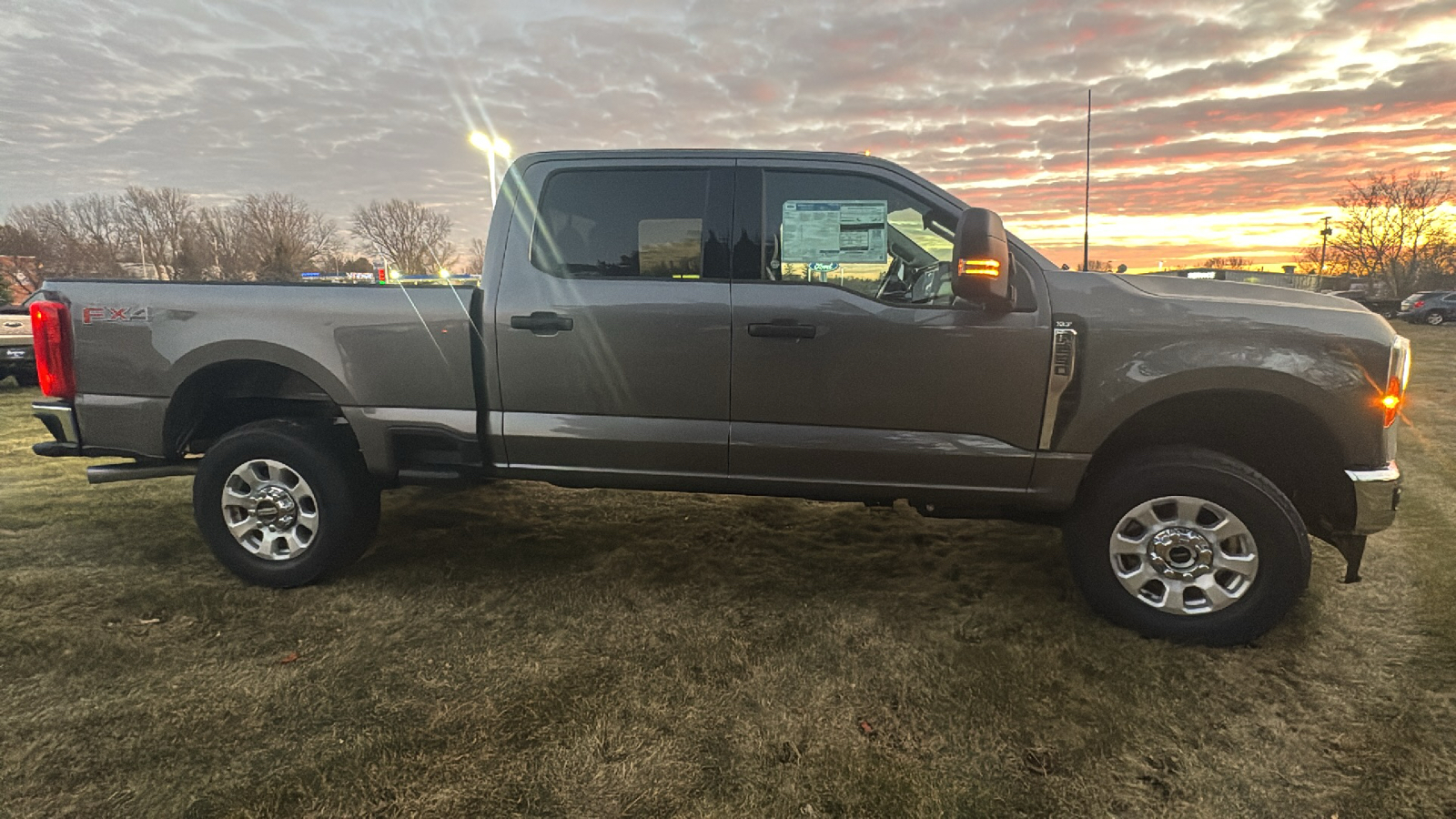 2024 Ford F-250SD XLT 2