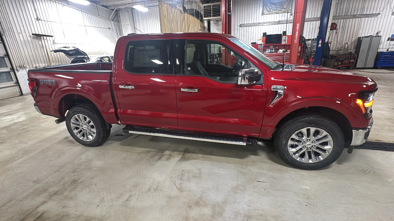 2024 Ford F-150 XLT 2