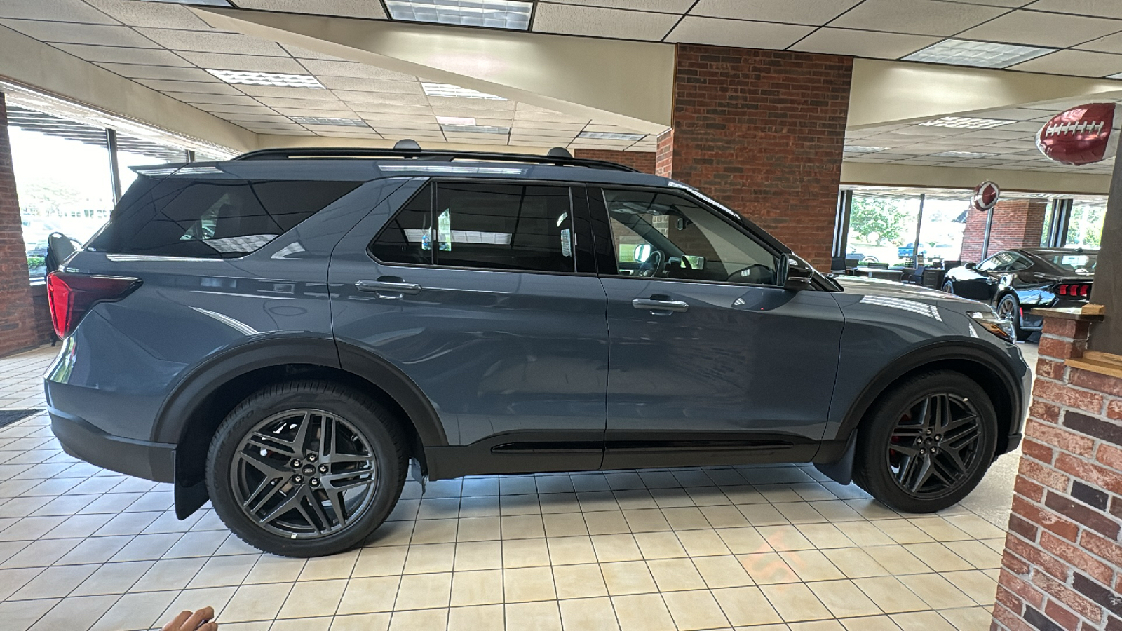 2025 Ford Explorer ST 2