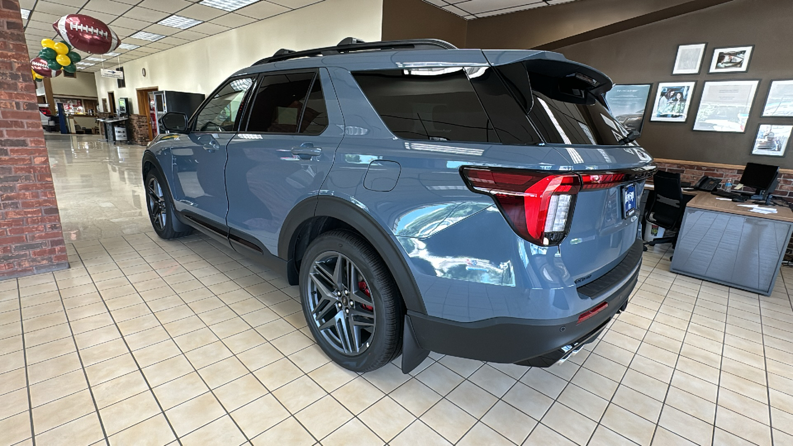 2025 Ford Explorer ST 4