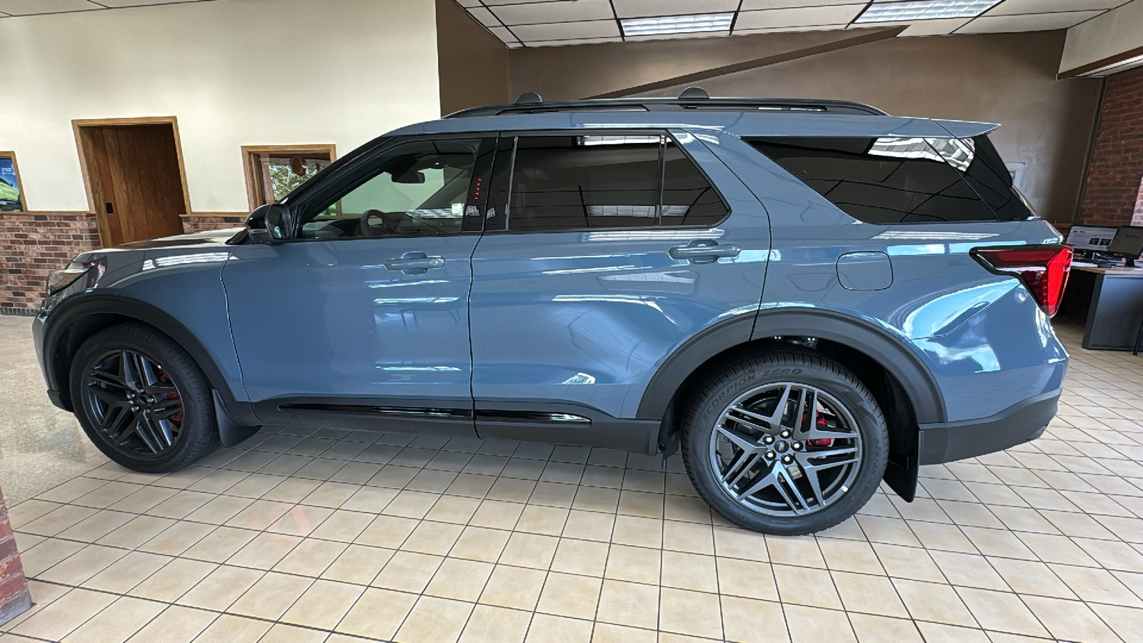 2025 Ford Explorer ST 5