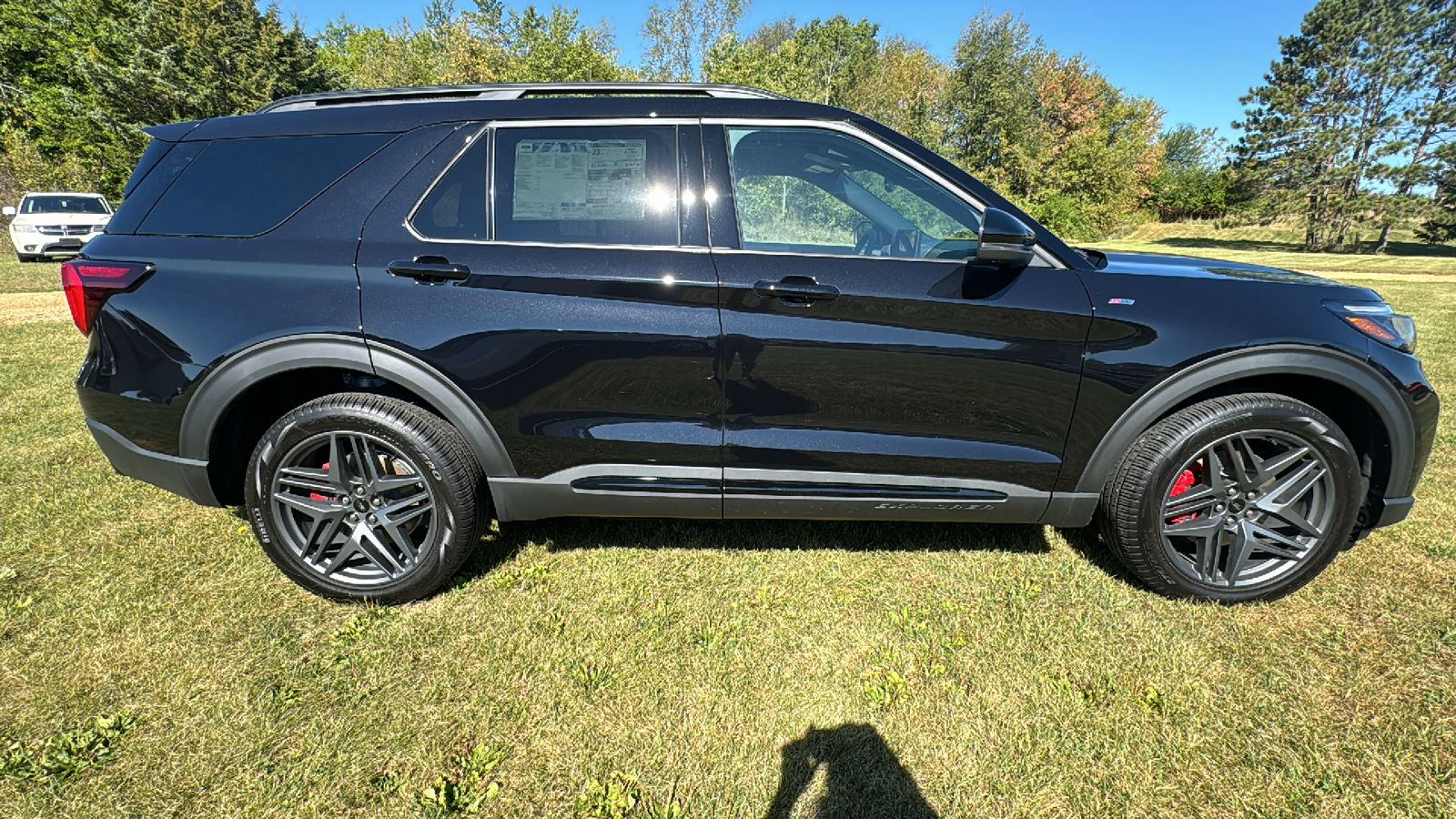 2025 Ford Explorer ST-Line 2