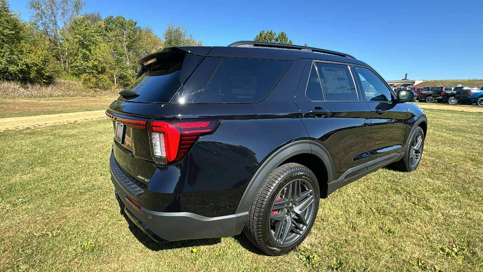 2025 Ford Explorer ST-Line 3