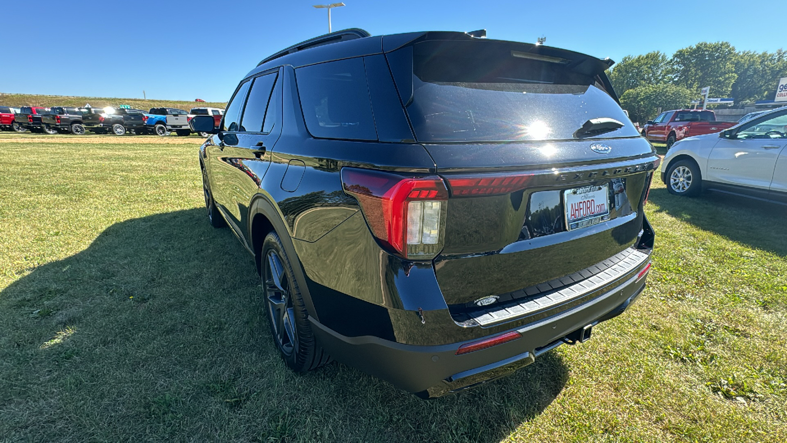 2025 Ford Explorer ST-Line 4