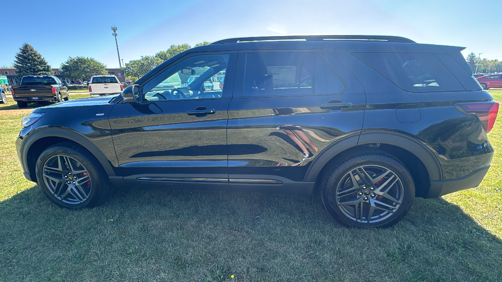 2025 Ford Explorer ST-Line 5