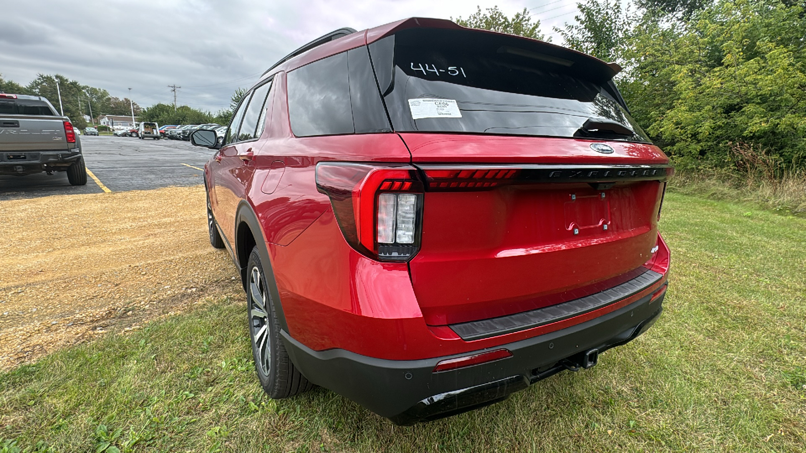 2025 Ford Explorer ST-Line 4