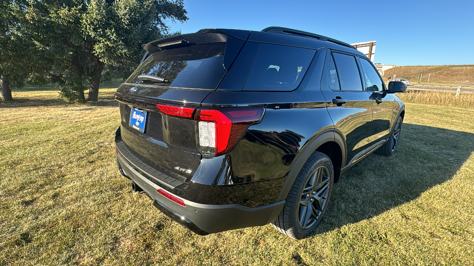 2025 Ford Explorer ST-Line 3