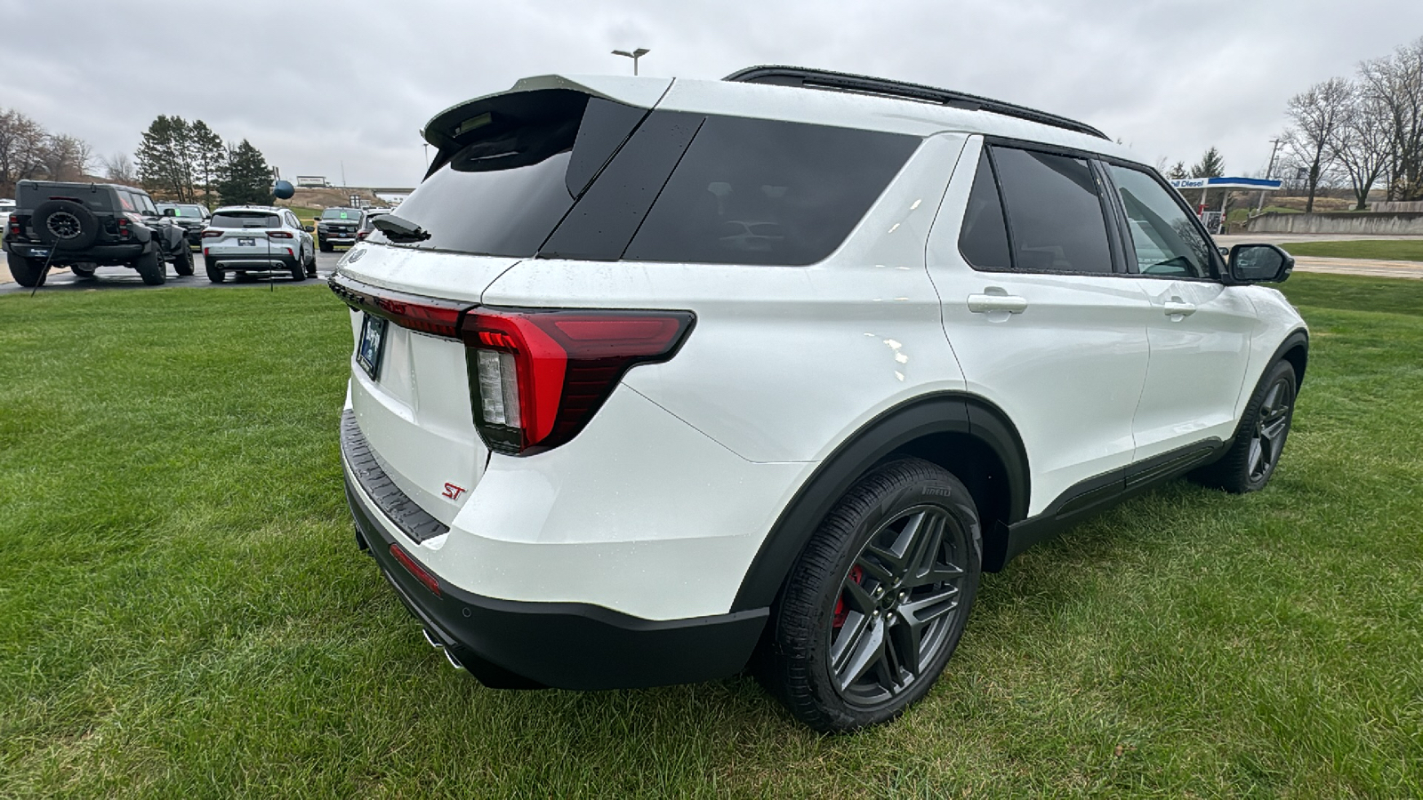 2025 Ford Explorer ST 3