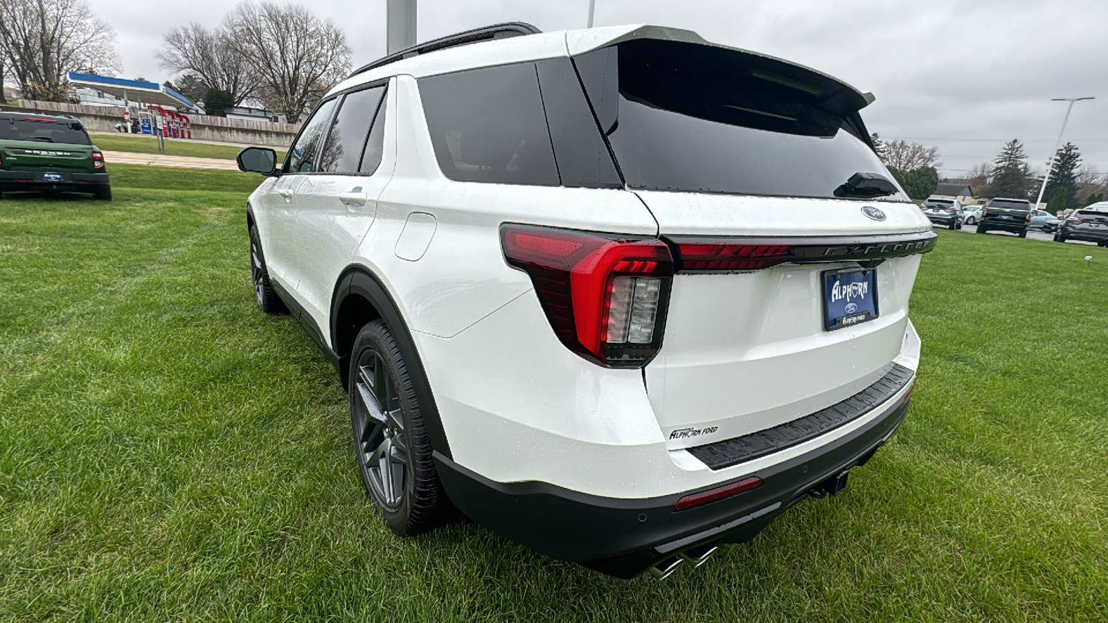 2025 Ford Explorer ST 4