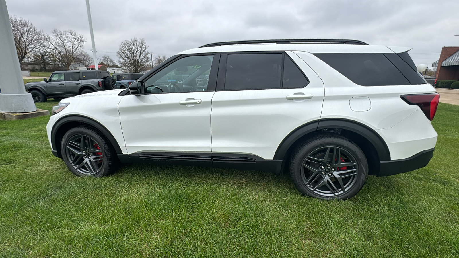 2025 Ford Explorer ST 5