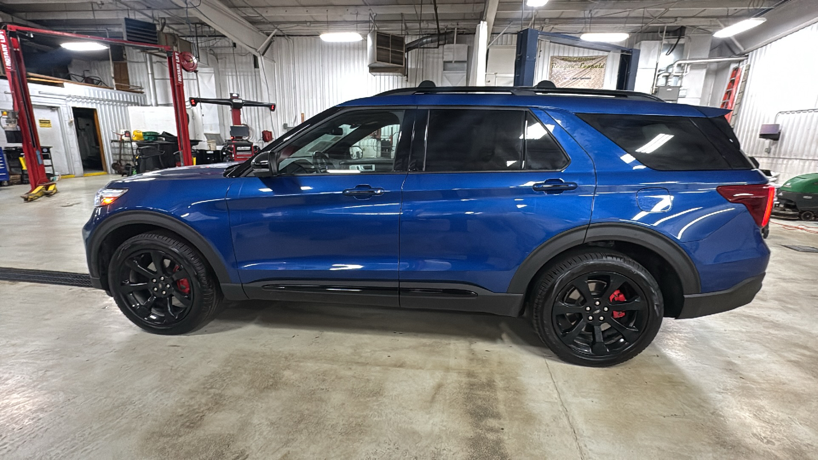 2020 Ford Explorer ST 5