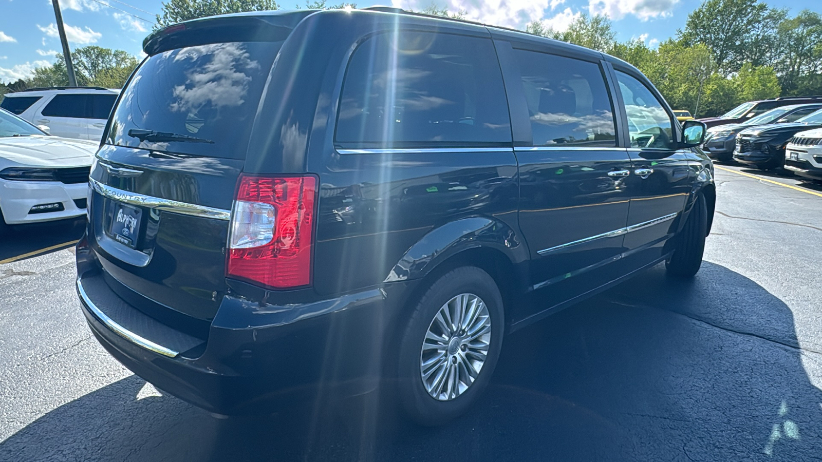 2016 Chrysler Town & Country Touring-L 3