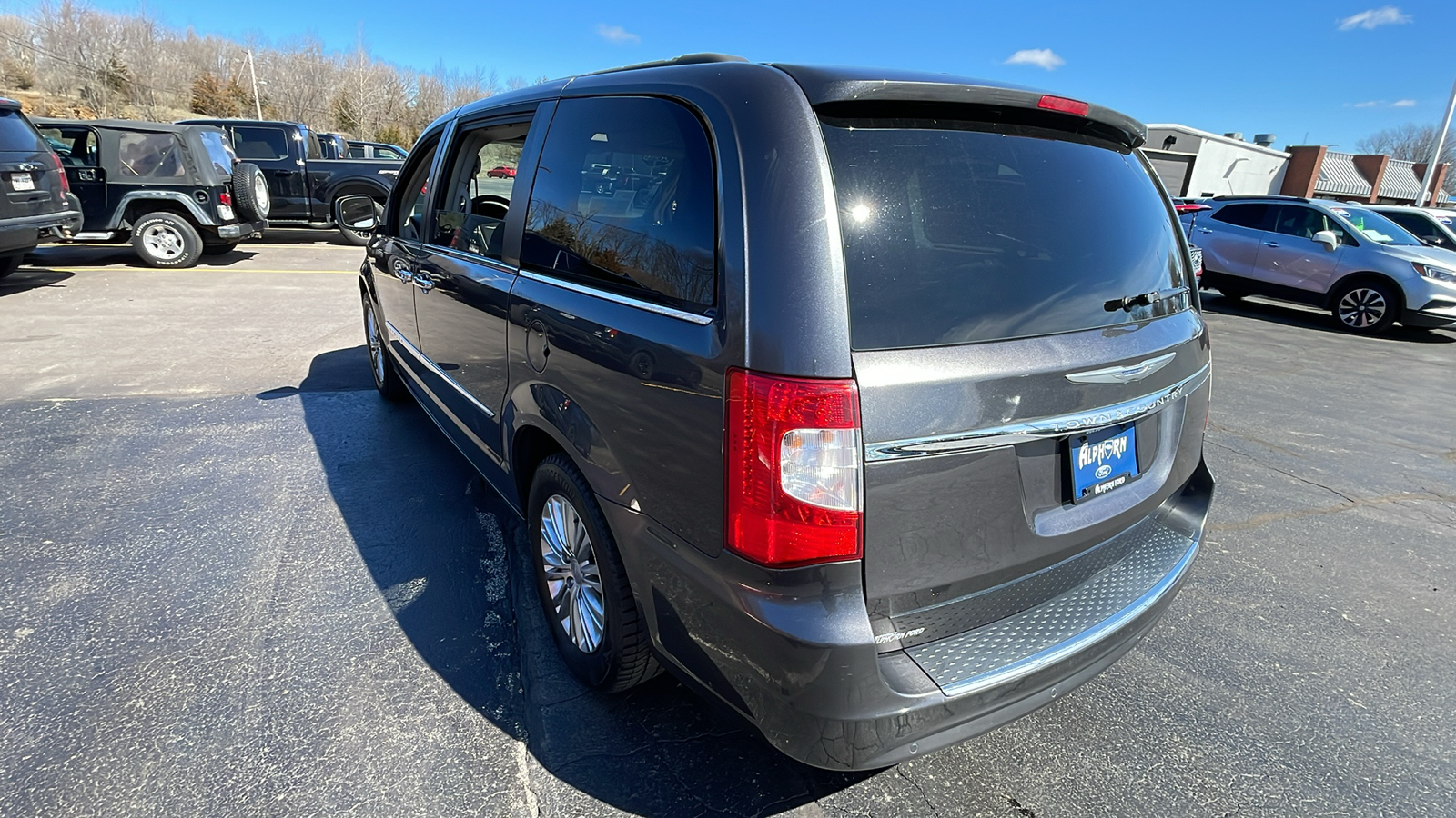 2016 Chrysler Town & Country Touring-L 5