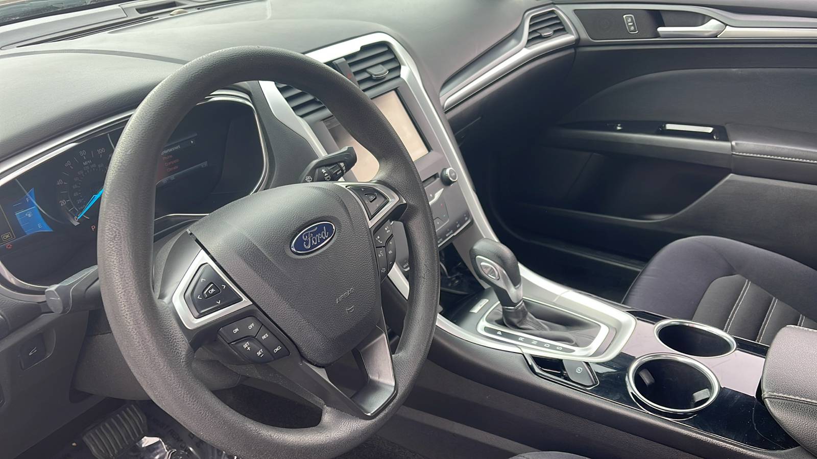 2014 Ford Fusion SE 30