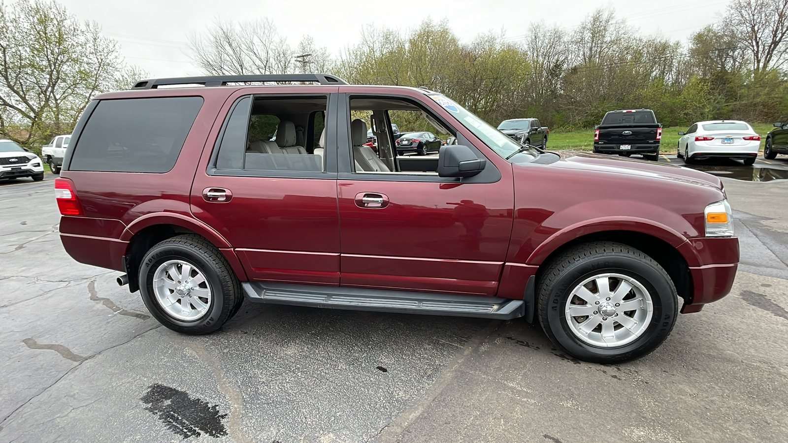 2012 Ford Expedition XLT 2