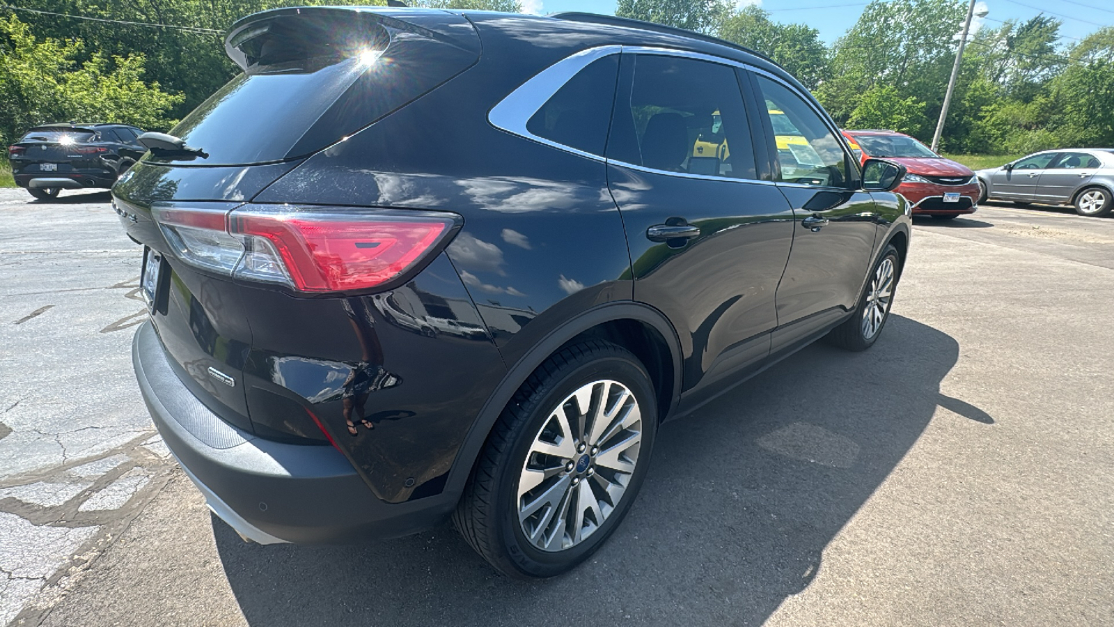 2020 Ford Escape Titanium Hybrid 3